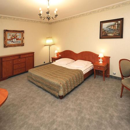 Bialy Dom Henlex Hotel Restauracja Poznań Exteriör bild
