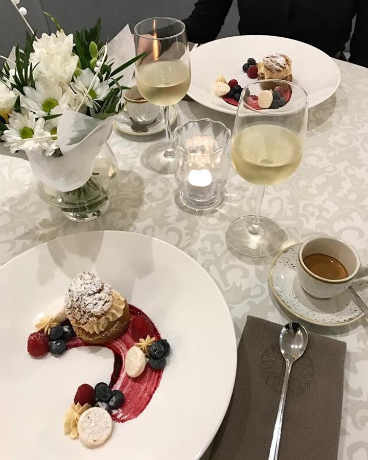 Bialy Dom Henlex Hotel Restauracja Poznań Exteriör bild