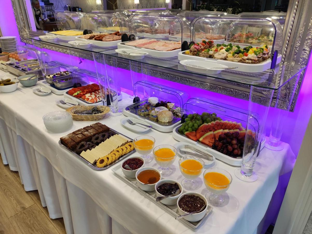Bialy Dom Henlex Hotel Restauracja Poznań Exteriör bild