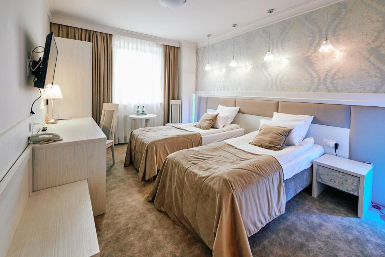Bialy Dom Henlex Hotel Restauracja Poznań Exteriör bild