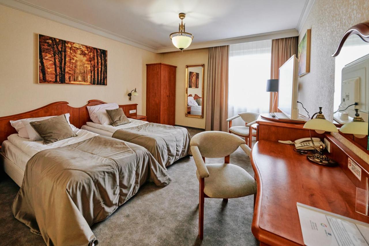 Bialy Dom Henlex Hotel Restauracja Poznań Exteriör bild