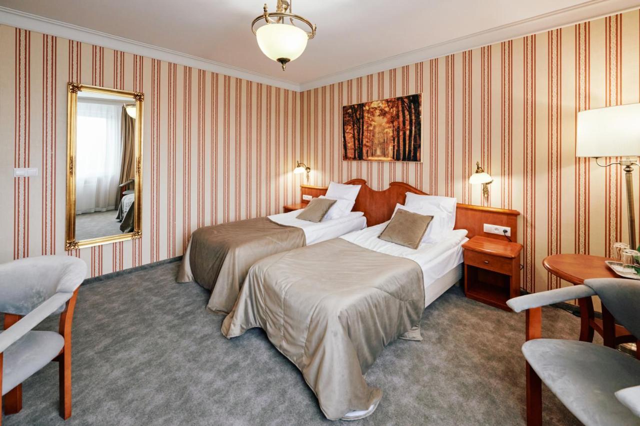 Bialy Dom Henlex Hotel Restauracja Poznań Exteriör bild