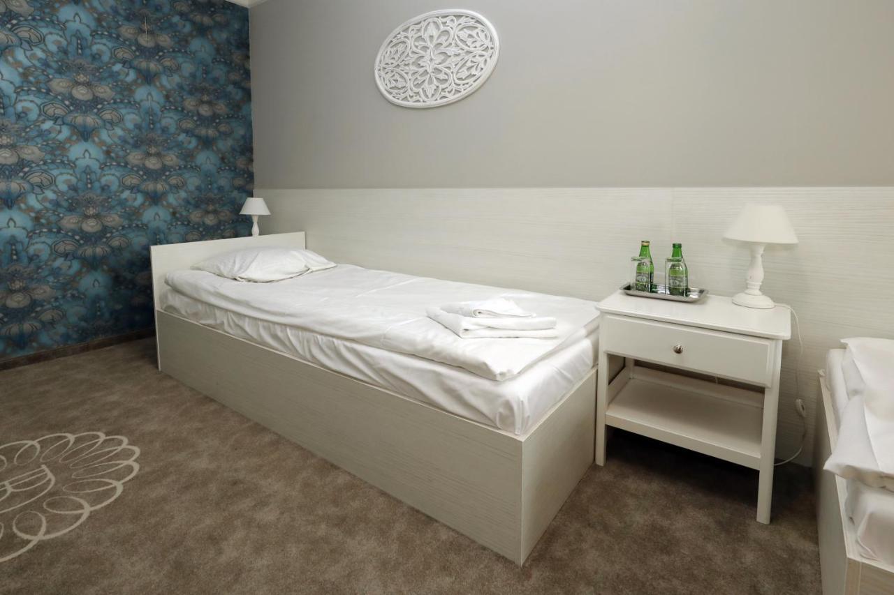 Bialy Dom Henlex Hotel Restauracja Poznań Exteriör bild