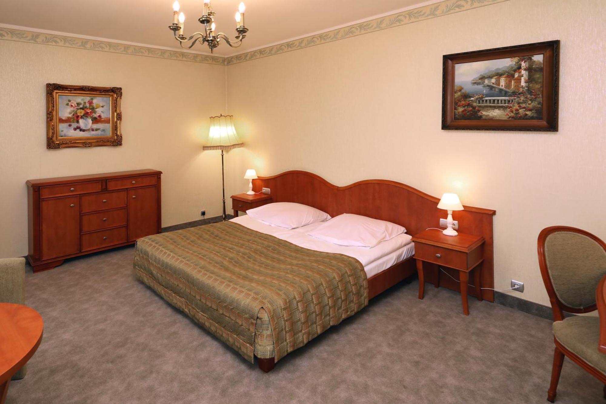 Bialy Dom Henlex Hotel Restauracja Poznań Exteriör bild