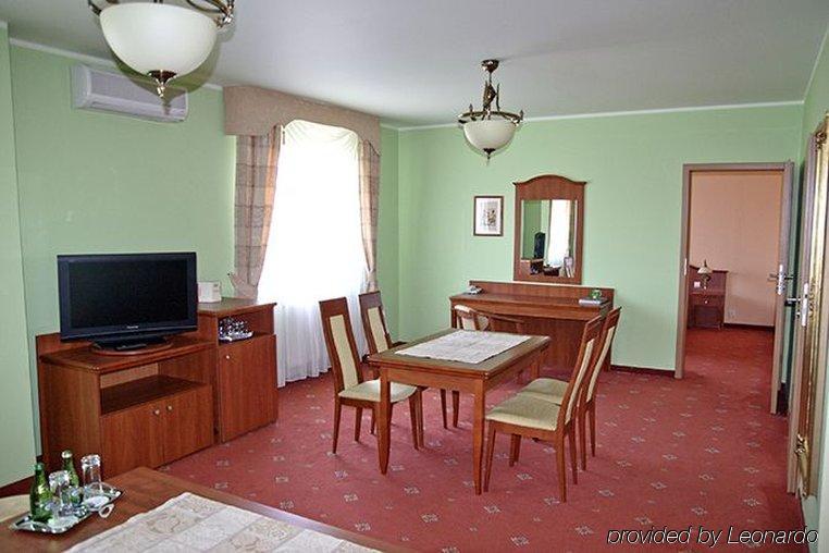 Bialy Dom Henlex Hotel Restauracja Poznań Rum bild
